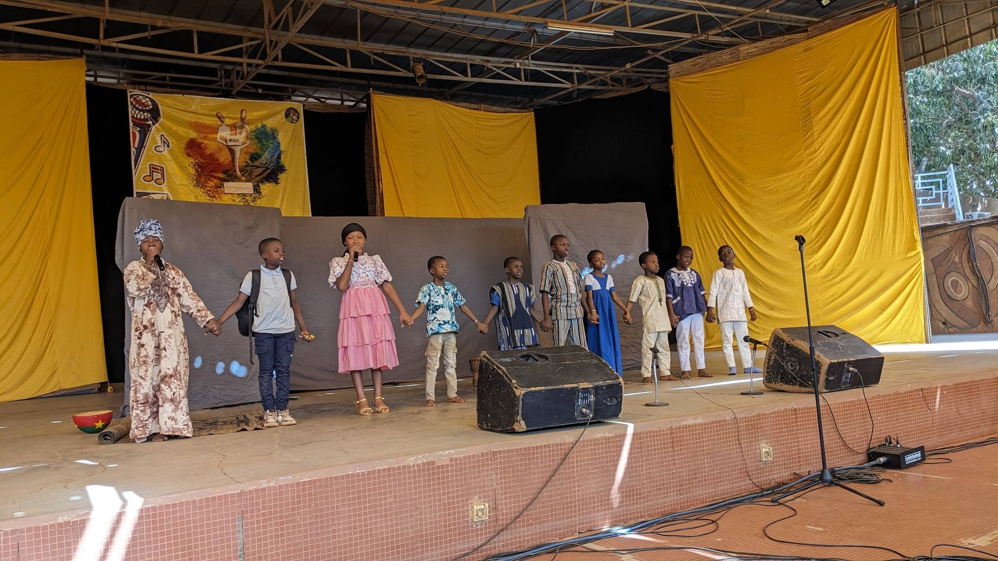 Représentation artistique à l’Atelier Théâtre Burkinabè