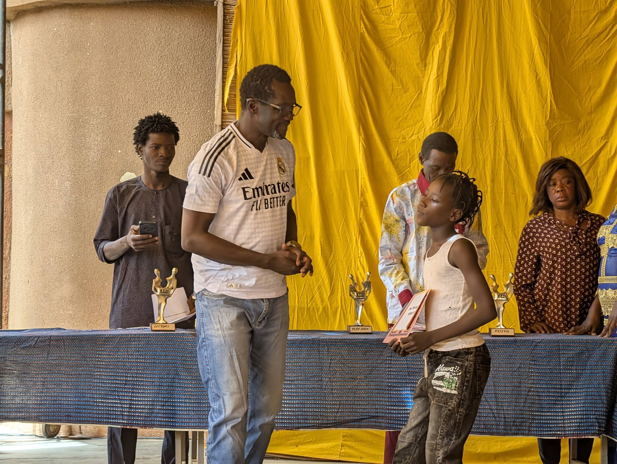 Familles et public lors d’un événement du CAPO
